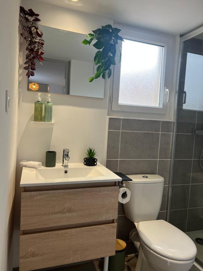 Le Cocon Moulinois, Proche Gare Avec Services By Primo C0Nciergerie Apartment Мулин Екстериор снимка